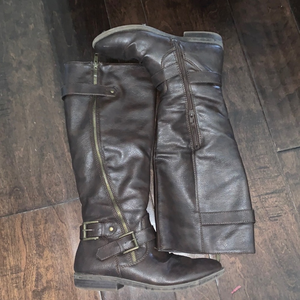 Dark brown boots
